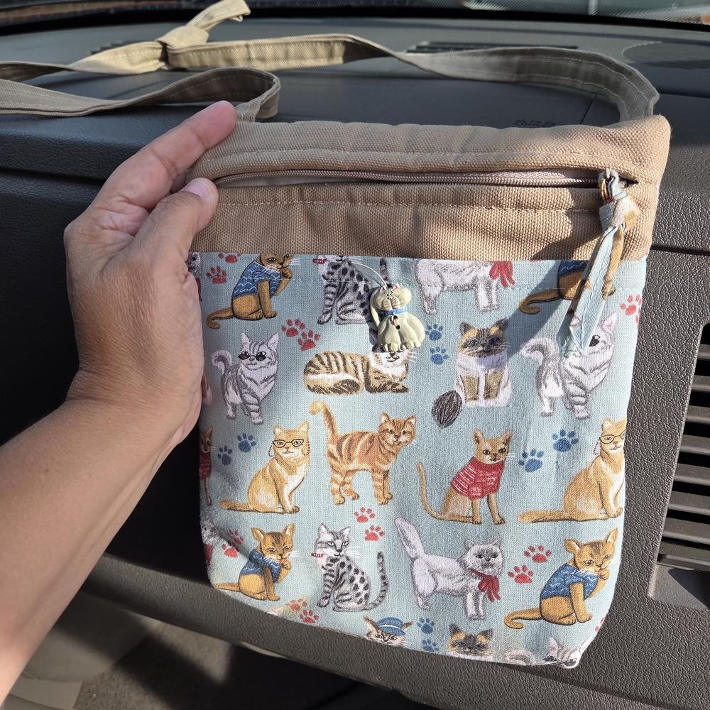 Charming Cat Print Crossbody Bag